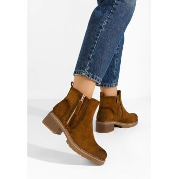 Ghete dama Haillee camel