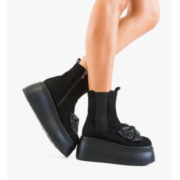 Ghete dama Uhka Negre