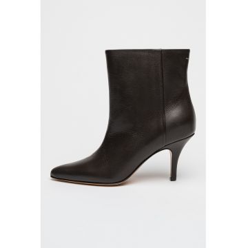 Botine cu varf ascutit