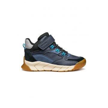 Botine cu garnituri de piele intoarsa si velcro Botine cu garnituri de piele intoarsa si velcro