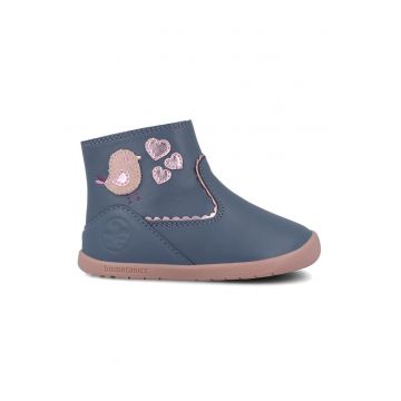 Ghete de piele si piele cu aplicatii grafice