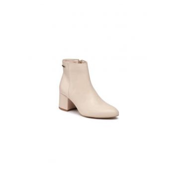 Ghete dama  208463751 - Piele naturala - 37 EU - Bej Ghete dama  208463751 - Piele naturala - 37 EU - Bej