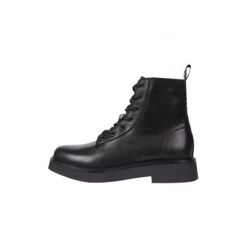 Ghete de piele Ghete de piele