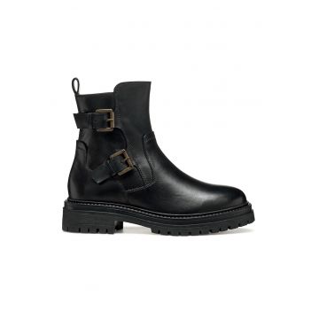 Ghete de piele cu catarame Ghete de piele cu catarame