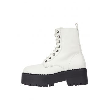 Ghete de piele cu toc masiv Ghete de piele cu toc masiv