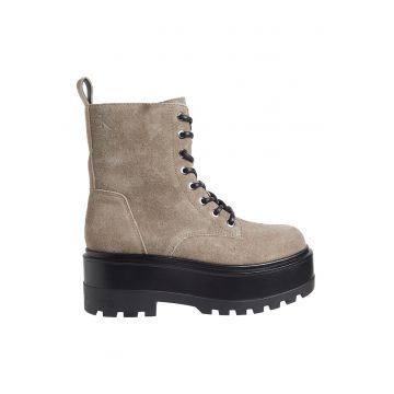 Ghete de piele intoarsa cu platforma Ghete de piele intoarsa cu platforma