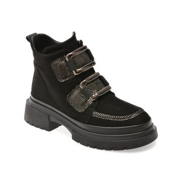 Ghete GRYXX negre, 386469, din piele intoarsa