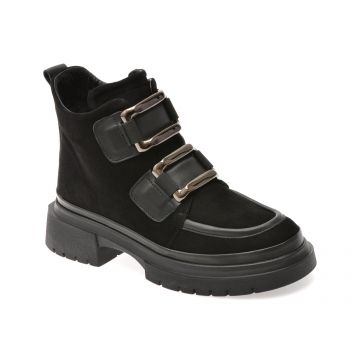 Ghete GRYXX negre, 386469, din piele intoarsa