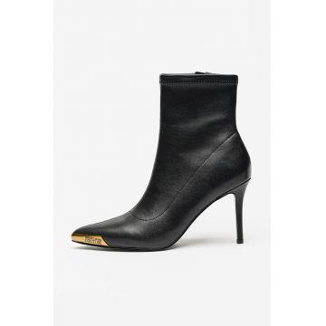 Botine cu varf ascutit si toc