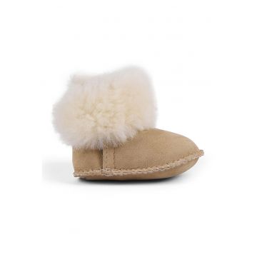 Botine de piele intoarsa cu garnituri de blana sintetica Botine de piele intoarsa cu garnituri de blana sintetica