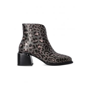 Botine din piele cu animal print