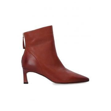 Botine din piele cu varf ascutit si toc kitten