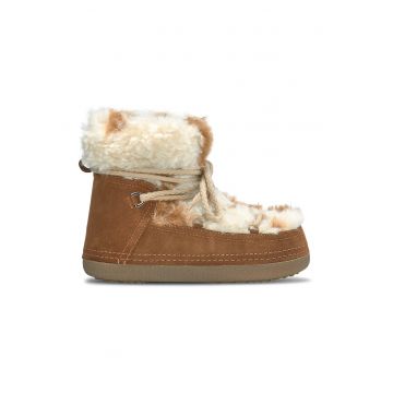 Ghete cu garnituri de piele