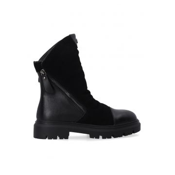 Ghete din piele naturala si intoarsa