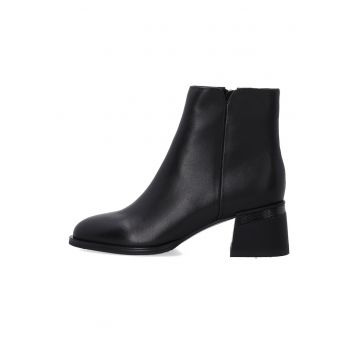 Botine clasice negre pentru femei