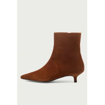 Botine de piele intoarsa cu varf ascutit