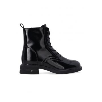 Botine lacuite pentru femei - negre