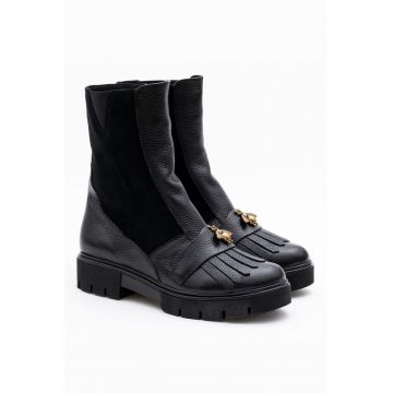 Cizme cu detalii din piele intoarsa si fermoar