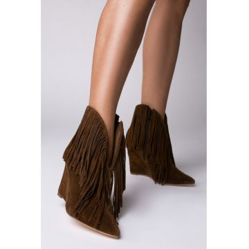 Cizme tip ciocate Nemesis piele intoarsa maro cu franjuri