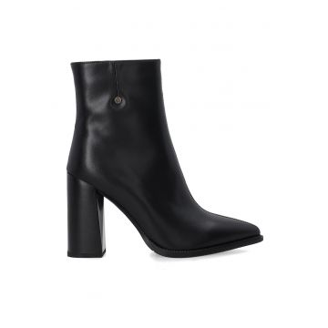 Ghete de dama cu toc inalt - din piele neagra