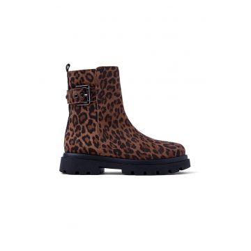 Ghete de piele intoarsa cu animal print