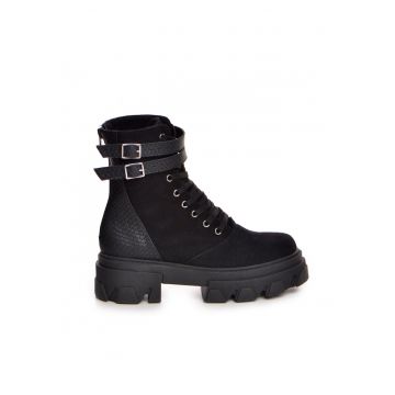 Ghete din piele cu insertii texturate Selina