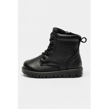 Ghete din piele cu sireturi