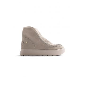 Ghete din piele intoarsa