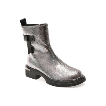 Ghete FLAVIA PASSINI argintii, 38420, din piele naturala