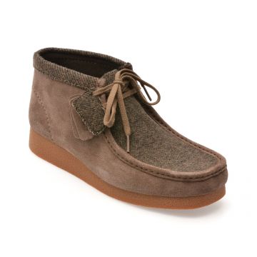 Ghete CLARKS maro, WALLABEE EVO BT, din piele intoarsa