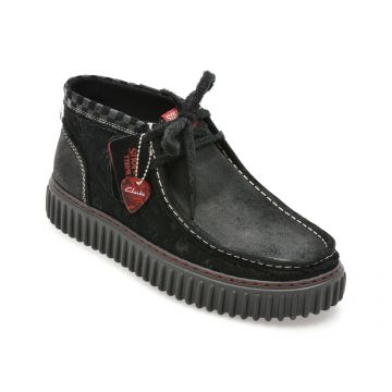 Ghete CLARKS negre, TORHILL HI ST, din piele intoarsa