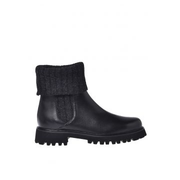 Ghete din piele si lana