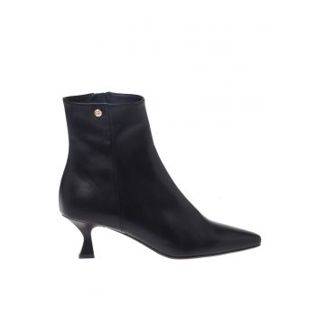 Botine de piele cu varf patrat