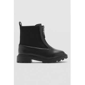 Ghete cu insertii din piele si fermoar