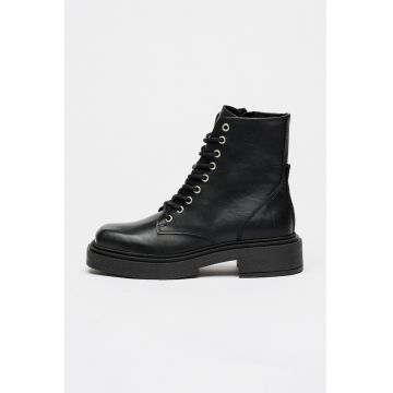 Ghete de piele cu siret Chiney