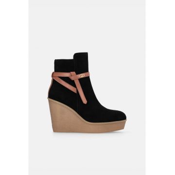 Botine wedge de piele intoarsa