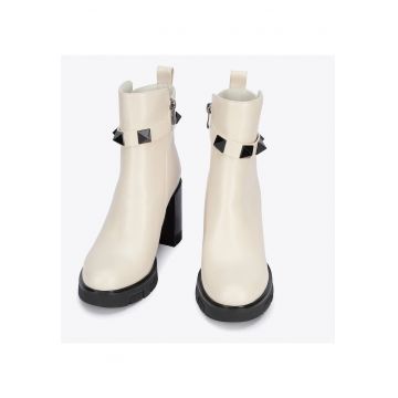 Ghete dama  piele naturala - toc gros - curea cu tinte - crem