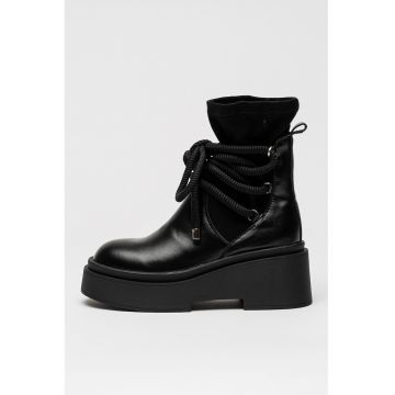 Ghete din piele cu insertii din material textil