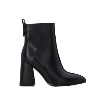 Botine de piele cu toc sculptural