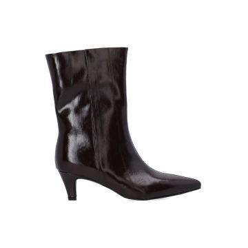 Botine din piele lacuita cu toc -