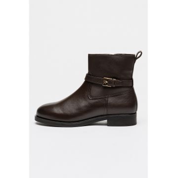 Ghete din piele cu bareta cu catarana decorativa