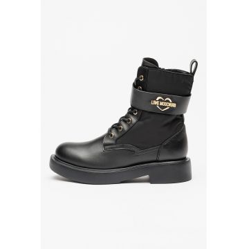 Ghete din piele cu logo metalic