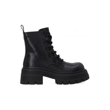 Ghete din piele naturala cu toc masiv