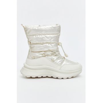 Cizme de zapada cu sireturi si aspect matlasat - Alb