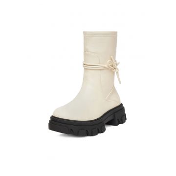 Ghete dama -  ecru - talpa neagra -