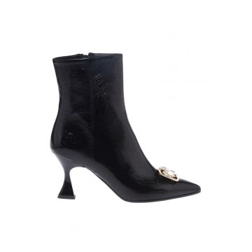 Botine din piele lacuita - Negru