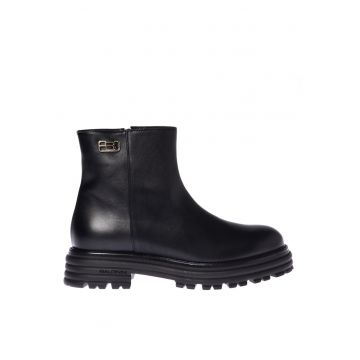 Ghete din piele cu aplicatie logo metalic - Negru