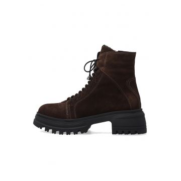 Ghete din piele intoarsa cu toc masiv si tesaturi contrastante