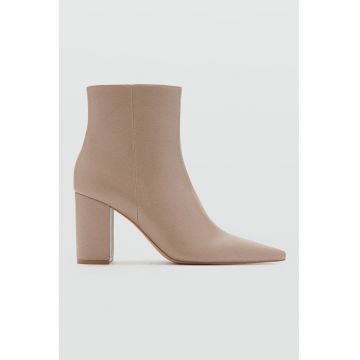 Botine de piele ecologica cu varf ascutit - Bej