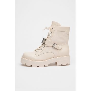 Ghete de piele ecologica cu logo metalic - Alb fildes